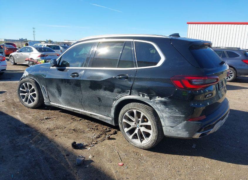 Photo 3 of 2021 Bmw X5 XDRIVE40I (VIN 5UXCR6C09M9H53613)