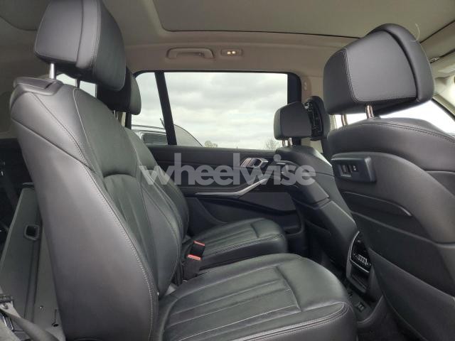 Photo 13 of 2021 BMW X7 XDRIVE40I (VIN 5UXCW2C03M9E06070)