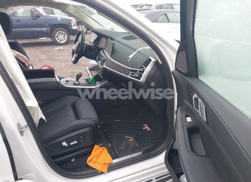 Photo 5 of 2021 Bmw X7 XDRIVE40I (VIN 5UXCW2C06M9G52157)