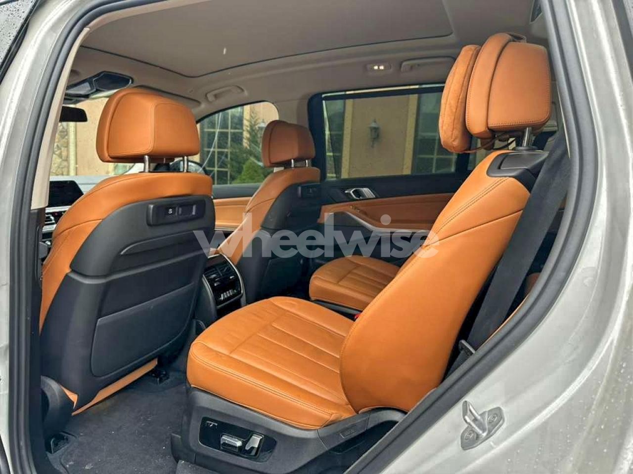 Photo 10 of 2019 BMW X7 XDRIVE50I (VIN 5UXCX4C5XKLS38610)