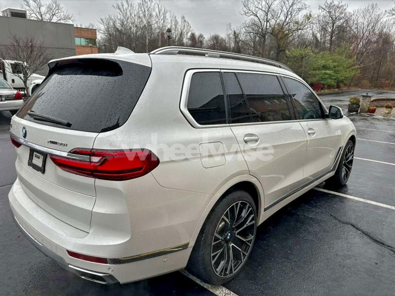 Photo 3 of 2019 BMW X7 XDRIVE50I (VIN 5UXCX4C5XKLS38610)