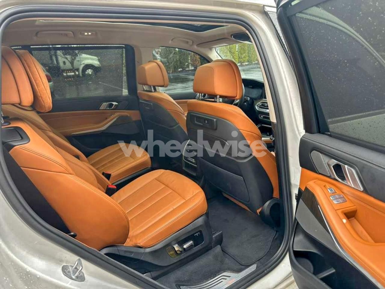 Photo 9 of 2019 BMW X7 XDRIVE50I (VIN 5UXCX4C5XKLS38610)
