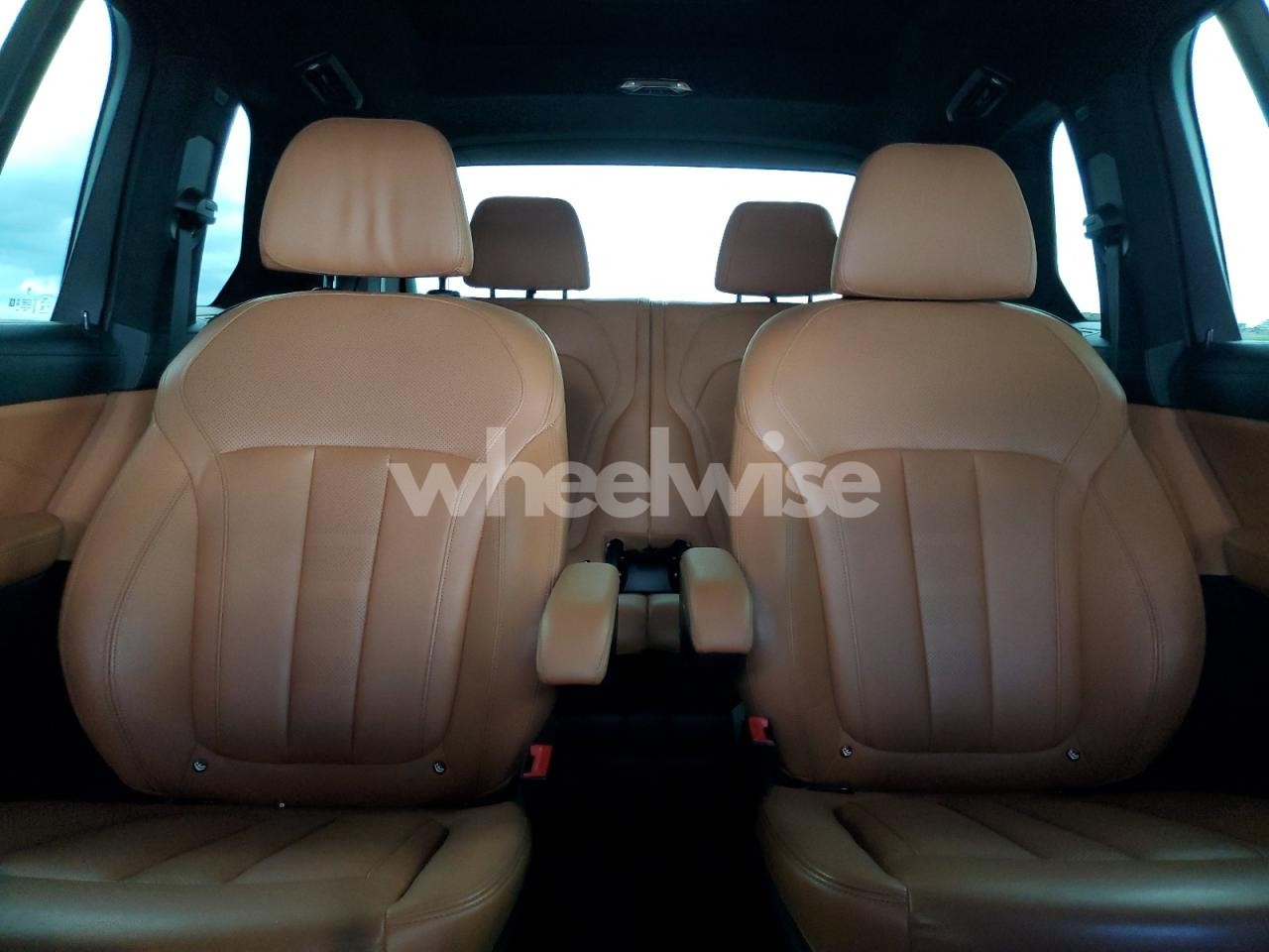 Photo 10 of 2020 BMW X7 M50I (VIN 5UXCX6C03L9B51715)