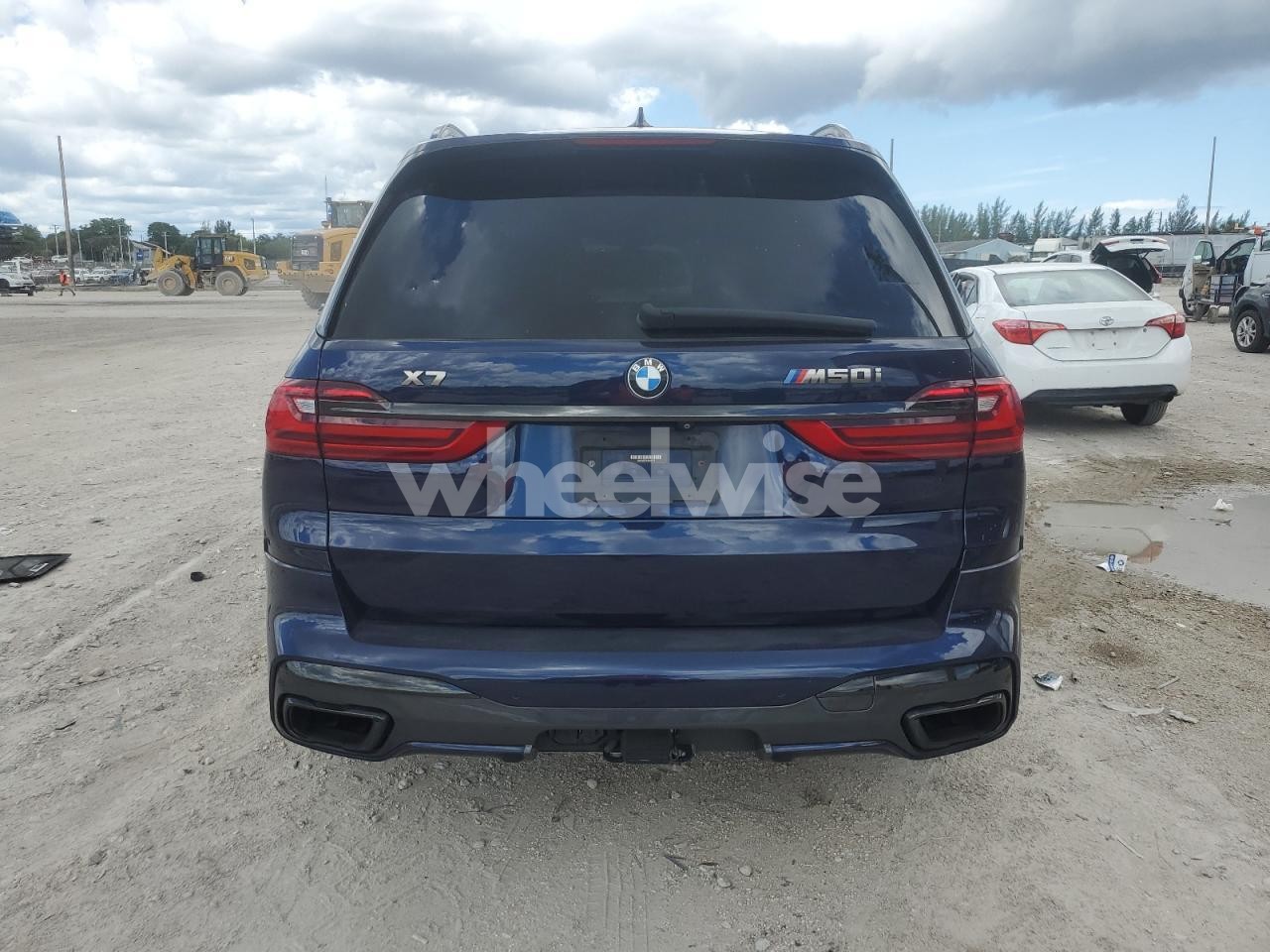 Photo 6 of 2020 BMW X7 M50I (VIN 5UXCX6C03L9B51715)