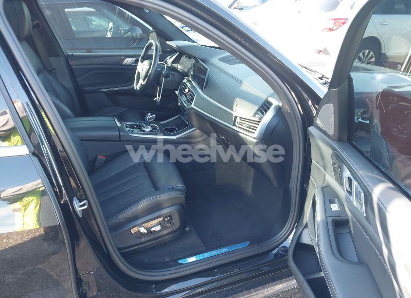 Photo 5 of 2021 Bmw Alpina XB7 (VIN 5UXCX6C19M9E53570)