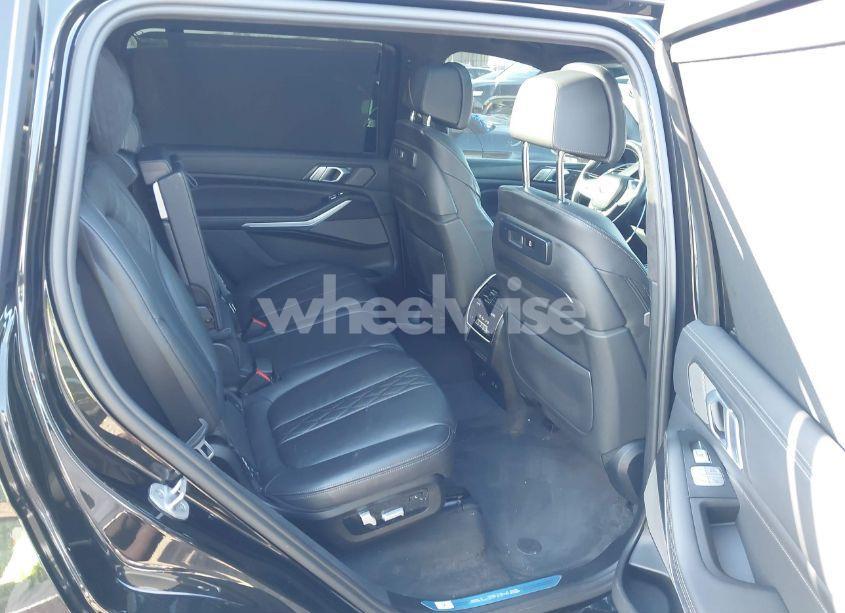 Photo 8 of 2021 Bmw Alpina XB7 (VIN 5UXCX6C19M9E53570)