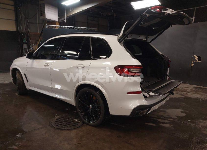 Photo 3 of 2022 Bmw X5 M50I (VIN 5UXJU4C01N9M81857)