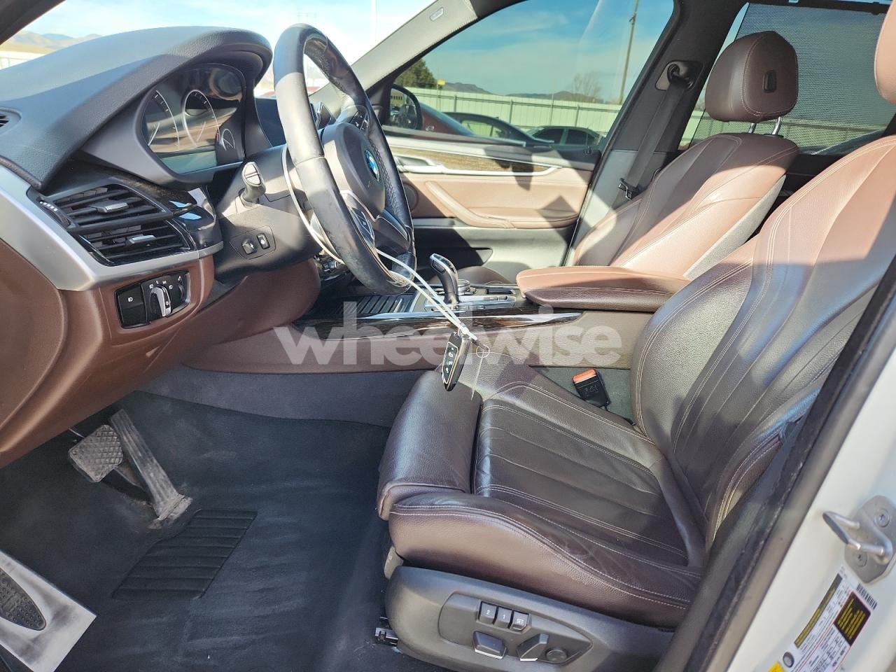 Photo 7 of 2015 BMW X5 XDRIVE35I (VIN 5UXKR0C51F0P00803)