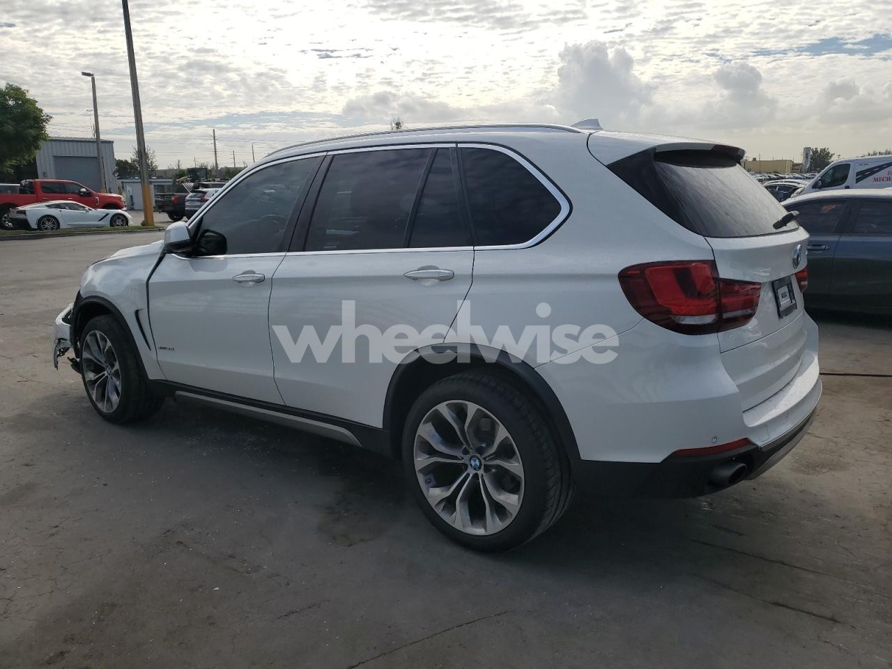 Photo 2 of 2017 BMW X5 SDRIVE35I (VIN 5UXKR2C57H0U20933)