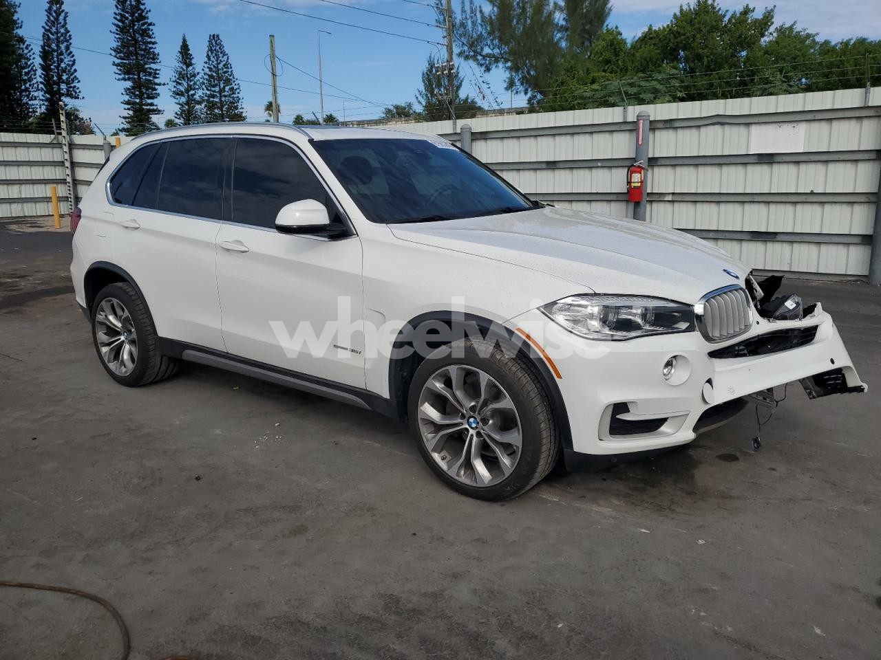Photo 4 of 2017 BMW X5 SDRIVE35I (VIN 5UXKR2C57H0U20933)