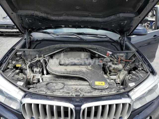 Photo 2 of 2018 BMW X5 XDR40E N/A (VIN 5UXKT0C58J0V98765)
