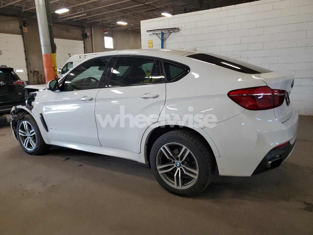 Photo 2 of 2016 BMW X6 XDRIVE35I (VIN 5UXKU2C58G0N79523)