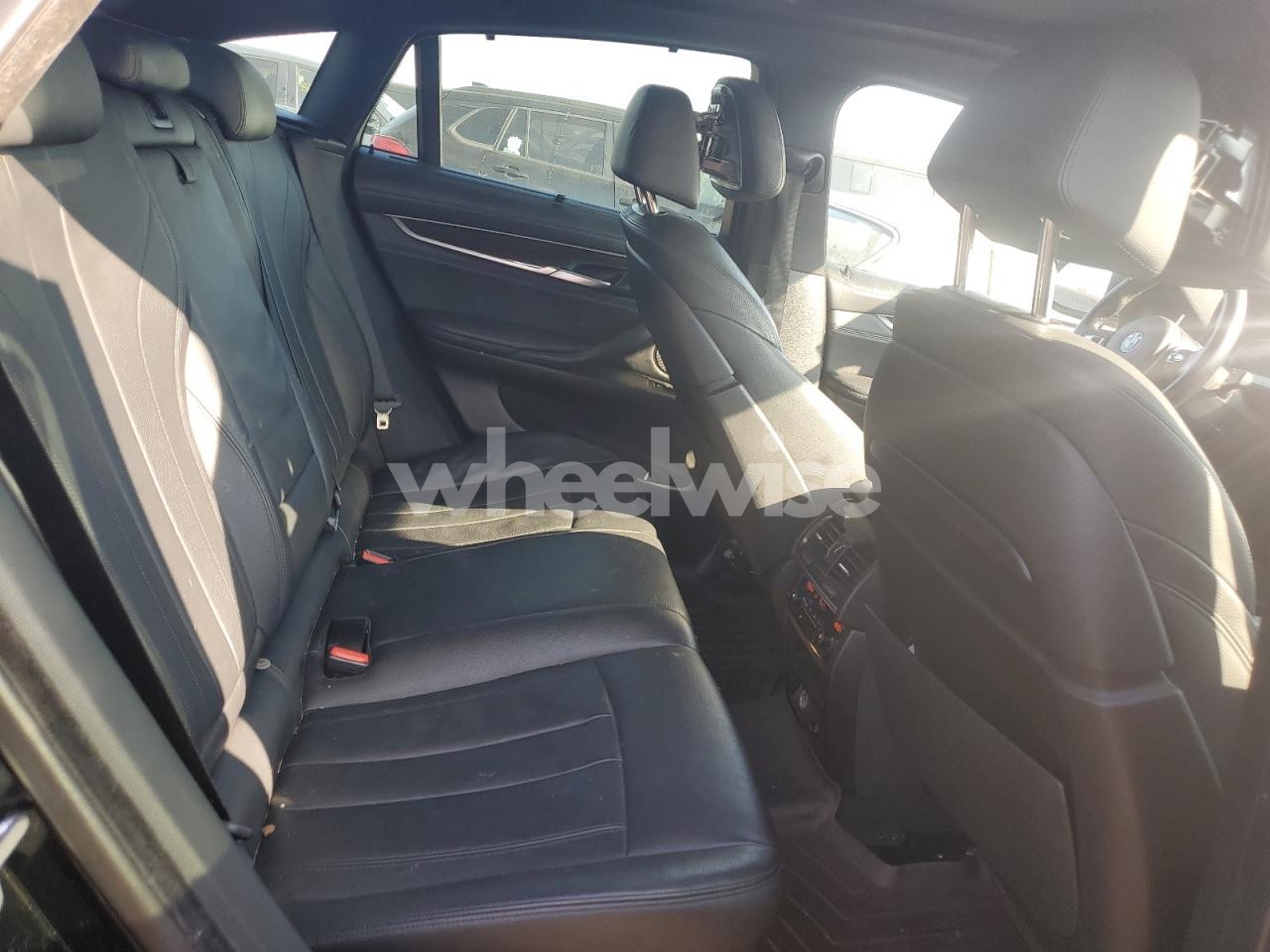 Photo 10 of 2016 BMW X6 XDRIVE50I (VIN 5UXKU6C57G0R34236)