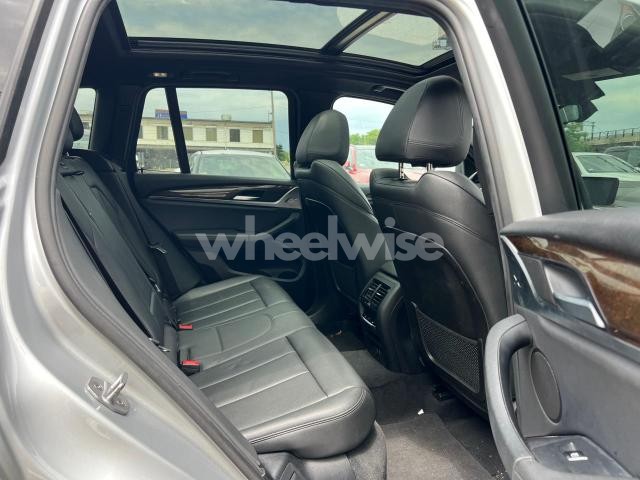 Photo 4 of 2019 BMW X3 SDRIVE30I (VIN 5UXTR7C59KLF27184)