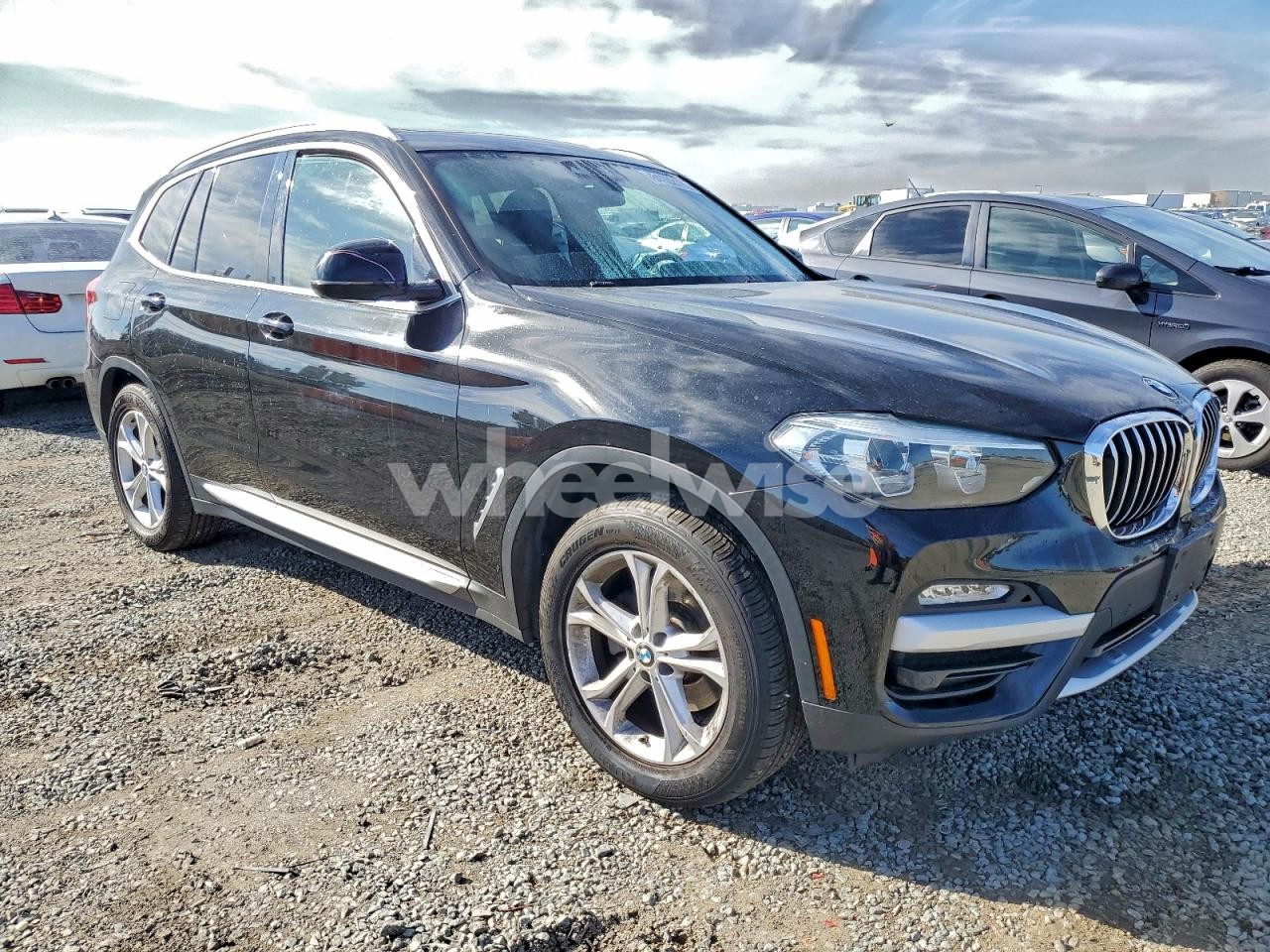 Photo 4 of 2019 BMW X3 SDRIVE30I (VIN 5UXTR7C5XKLF30546)