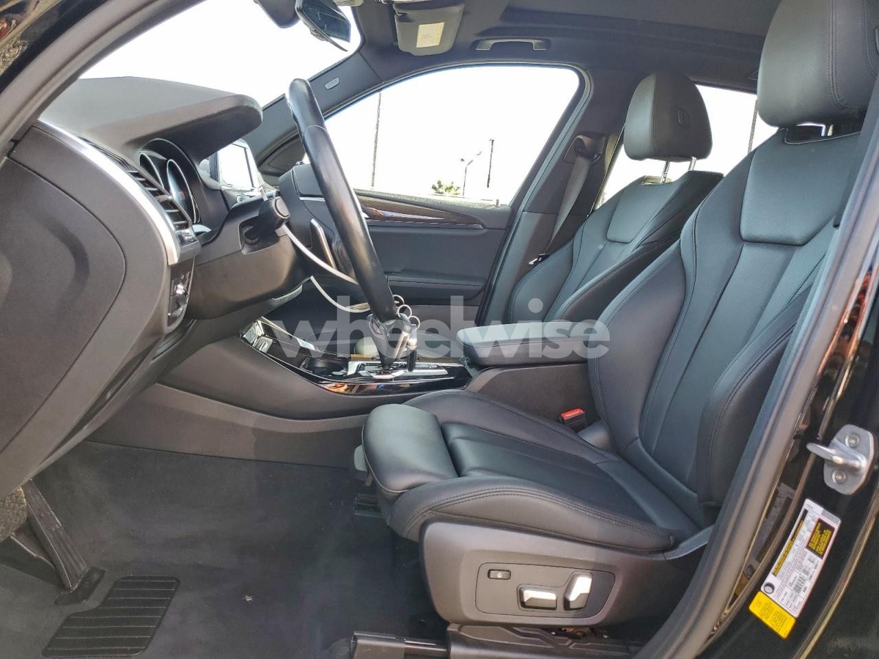 Photo 7 of 2019 BMW X3 SDRIVE30I (VIN 5UXTR7C5XKLF30546)