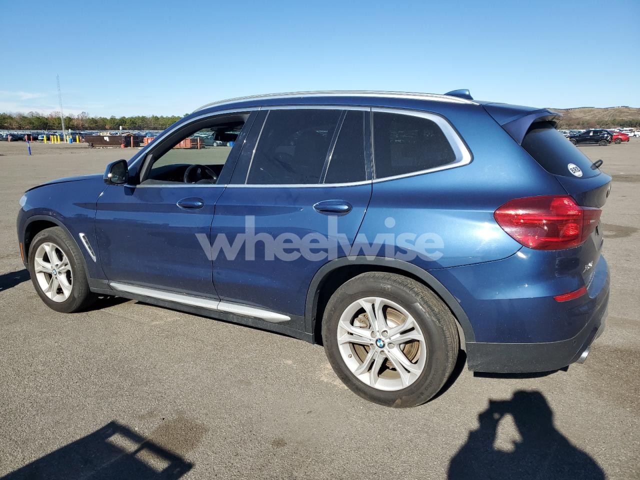 Photo 2 of 2019 BMW X3 XDRIVE30I (VIN 5UXTR9C59KLR07618)
