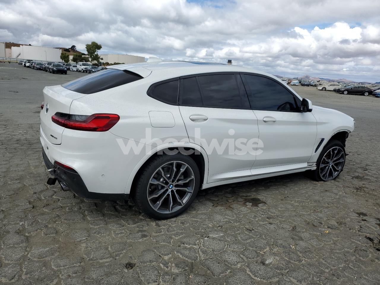 Photo 3 of 2019 BMW X4 XDRIVE30I (VIN 5UXUJ3C50KLG54894)