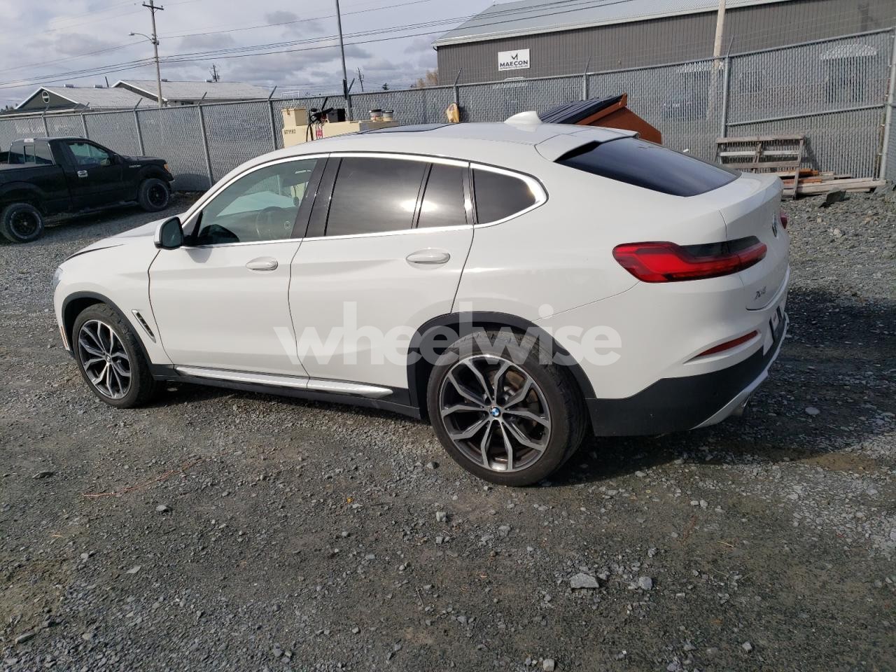Photo 2 of 2019 BMW X4 XDRIVE30I (VIN 5UXUJ3C54KLG53568)