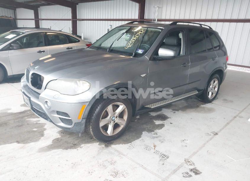Photo 2 of 2011 Bmw X5 XDRIVE35I/XDRIVE35I PREMIUM/XDRIVE35I SPORT ACTIVITY (VIN 5UXZV4C50BL402270)