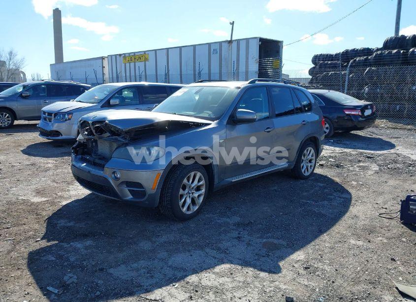 Photo 2 of 2011 Bmw X5 XDRIVE35I/XDRIVE35I PREMIUM/XDRIVE35I SPORT ACTIVITY (VIN 5UXZV4C50BL402608)