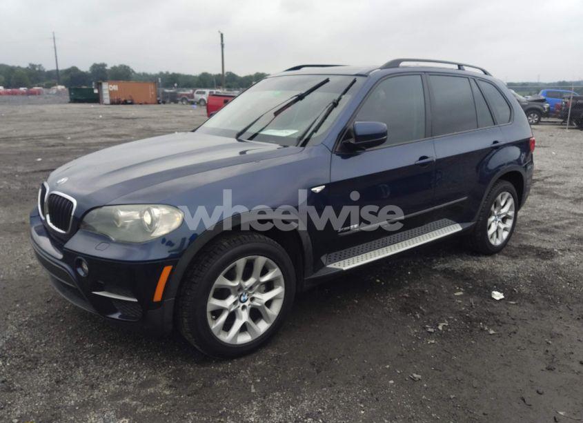 Photo 2 of 2011 Bmw X5 XDRIVE35I/XDRIVE35I PREMIUM/XDRIVE35I SPORT ACTIVITY (VIN 5UXZV4C50BL415343)