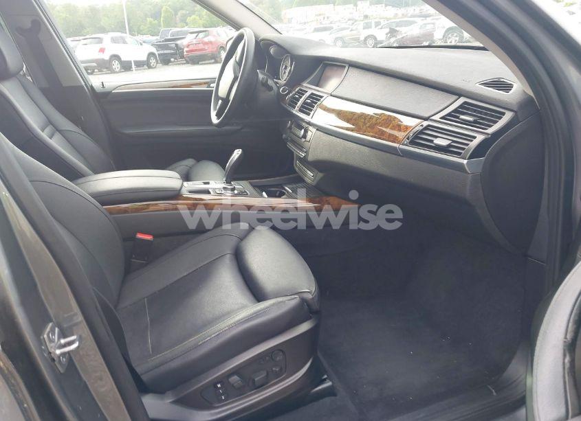 Photo 5 of 2011 Bmw X5 XDRIVE35I/XDRIVE35I PREMIUM/XDRIVE35I SPORT ACTIVITY (VIN 5UXZV4C50BL743135)