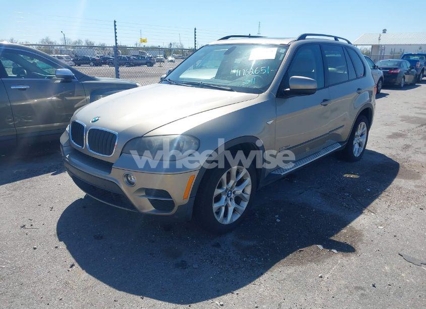 Photo 2 of 2011 Bmw X5 XDRIVE35I/XDRIVE35I PREMIUM/XDRIVE35I SPORT ACTIVITY (VIN 5UXZV4C51BL415612)