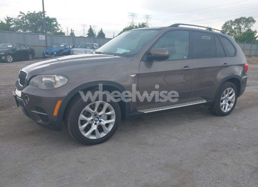 Photo 2 of 2011 Bmw X5 XDRIVE35I/XDRIVE35I PREMIUM/XDRIVE35I SPORT ACTIVITY (VIN 5UXZV4C53BL738771)