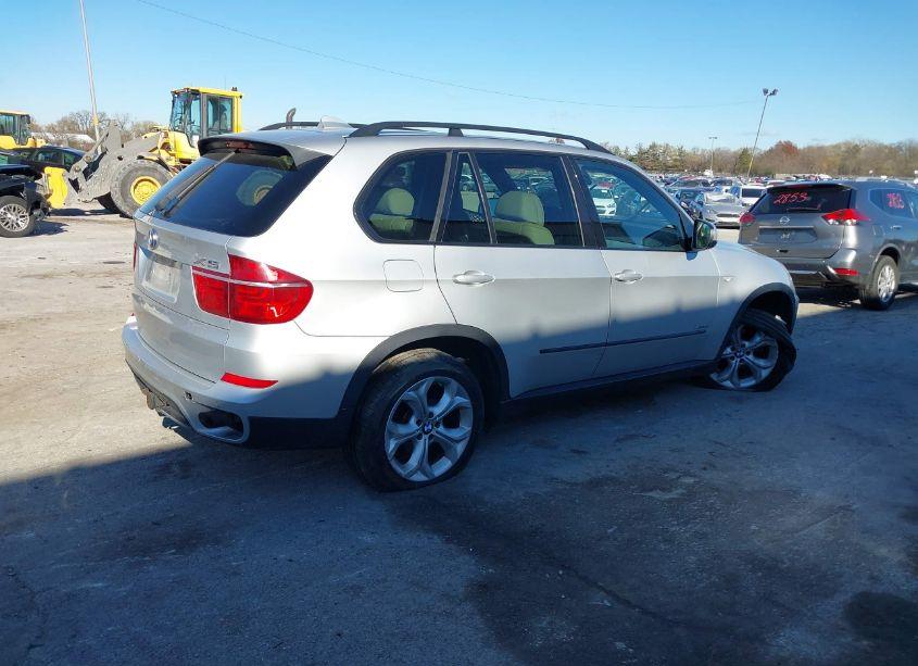 Photo 4 of 2011 Bmw X5 XDRIVE35I/XDRIVE35I PREMIUM/XDRIVE35I SPORT ACTIVITY (VIN 5UXZV4C54BL739055)