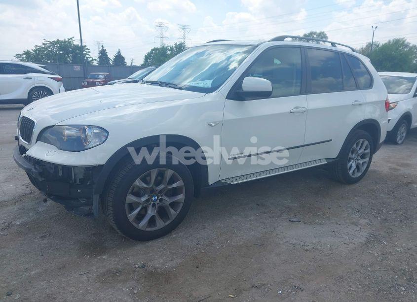 Photo 2 of 2011 Bmw X5 XDRIVE35I/XDRIVE35I PREMIUM/XDRIVE35I SPORT ACTIVITY (VIN 5UXZV4C55BL739890)