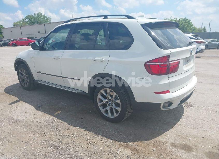 Photo 3 of 2011 Bmw X5 XDRIVE35I/XDRIVE35I PREMIUM/XDRIVE35I SPORT ACTIVITY (VIN 5UXZV4C55BL739890)