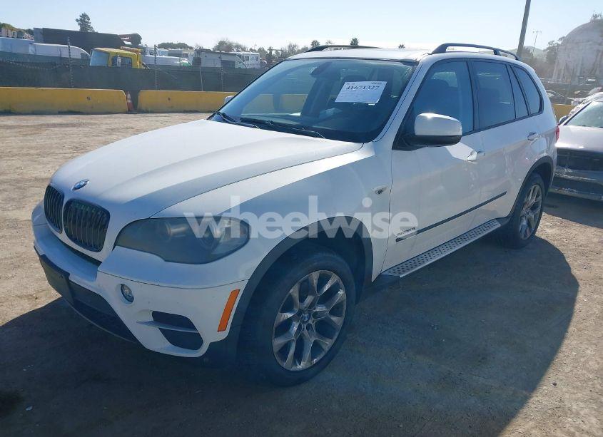 Photo 2 of 2011 Bmw X5 XDRIVE35I/XDRIVE35I PREMIUM/XDRIVE35I SPORT ACTIVITY (VIN 5UXZV4C56BL416738)