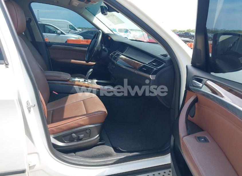 Photo 5 of 2011 Bmw X5 XDRIVE35I/XDRIVE35I PREMIUM/XDRIVE35I SPORT ACTIVITY (VIN 5UXZV4C57BL401794)
