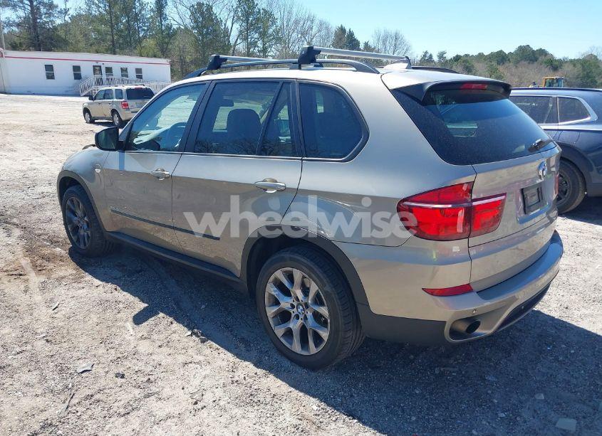 Photo 3 of 2011 Bmw X5 XDRIVE35I/XDRIVE35I PREMIUM/XDRIVE35I SPORT ACTIVITY (VIN 5UXZV4C57BL415565)