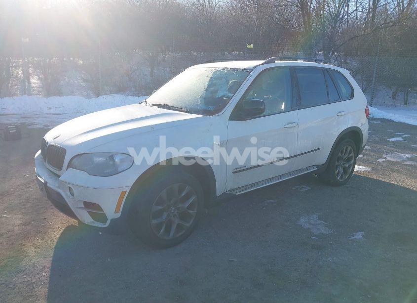 Photo 2 of 2011 Bmw X5 XDRIVE35I/XDRIVE35I PREMIUM/XDRIVE35I SPORT ACTIVITY (VIN 5UXZV4C58BL407622)