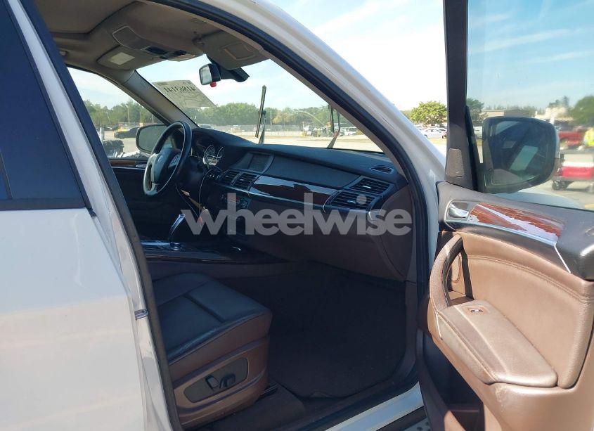 Photo 5 of 2011 Bmw X5 XDRIVE35I/XDRIVE35I PREMIUM/XDRIVE35I SPORT ACTIVITY (VIN 5UXZV4C5XBL740100)