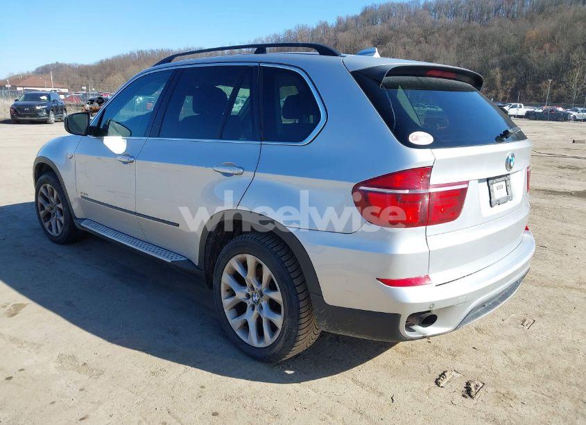 Photo 3 of 2013 Bmw X5 XDRIVE35I/XDRIVE35I PREMIUM/XDRIVE35I SPORT ACTIVITY (VIN 5UXZV4C5XD0B10004)