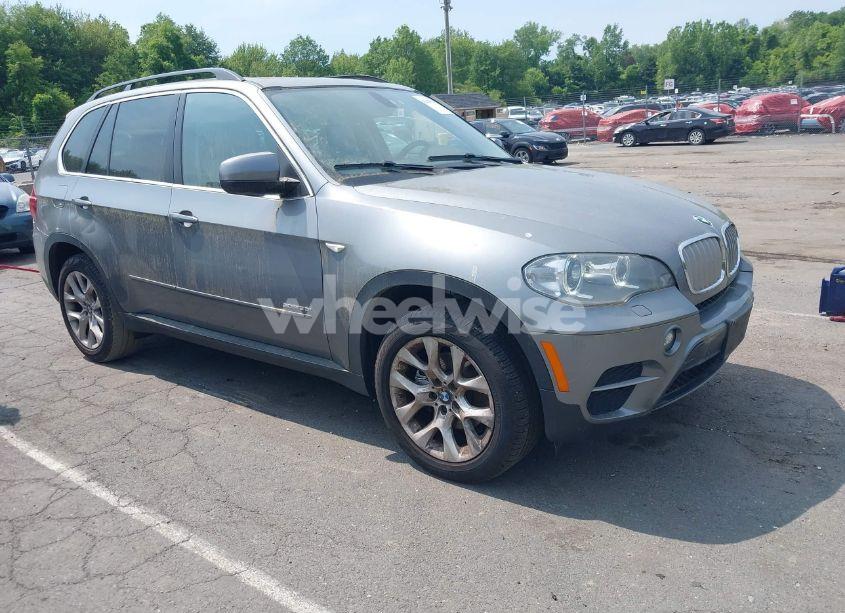 2013 Bmw X5 XDRIVE35I/XDRIVE35I PREMIUM/XDRIVE35I SPORT ACTIVITY (VIN 5UXZV4C5XD0E03918) main photo