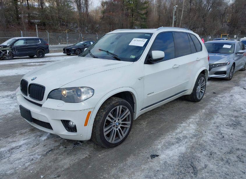 Photo 2 of 2011 Bmw X5 XDRIVE50I (VIN 5UXZV8C54BL417541)
