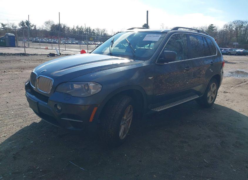 Photo 2 of 2013 Bmw X5 XDRIVE35D (VIN 5UXZW0C51D0B93103)