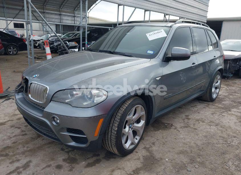 Photo 2 of 2013 Bmw X5 XDRIVE35D (VIN 5UXZW0C55D0B95985)