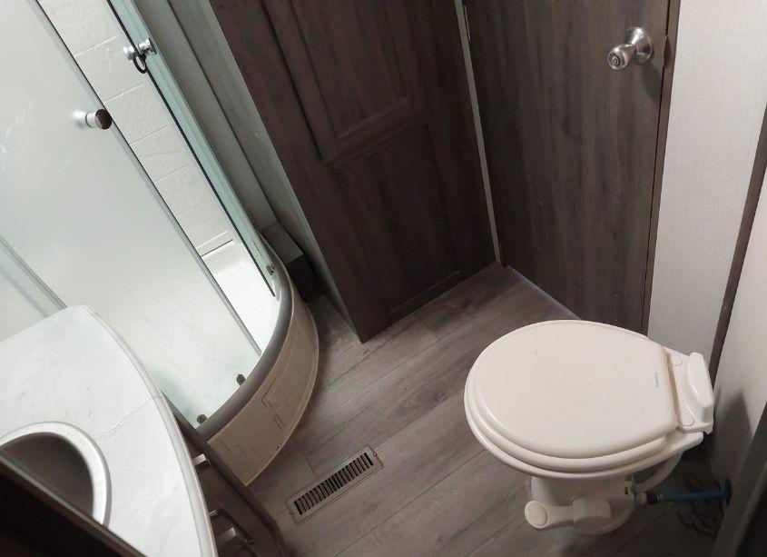 Photo 13 of 2021 Pacific Coachworks BLAZE'N 2814 (VIN 5UYJN3624MR027956)