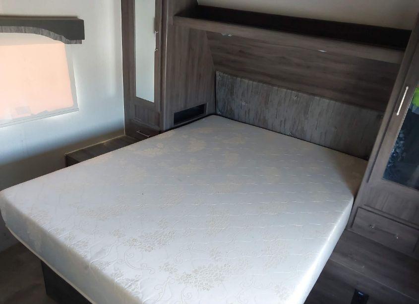 Photo 14 of 2021 Pacific Coachworks BLAZE'N 2814 (VIN 5UYJN3624MR027956)