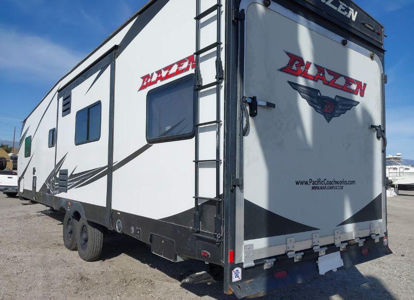 Photo 3 of 2021 Pacific Coachworks BLAZE'N 2814 (VIN 5UYJN3624MR027956)