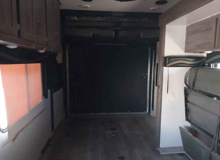 Photo 8 of 2021 Pacific Coachworks BLAZE'N 2814 (VIN 5UYJN3624MR027956)