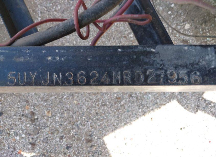 Photo 9 of 2021 Pacific Coachworks BLAZE'N 2814 (VIN 5UYJN3624MR027956)