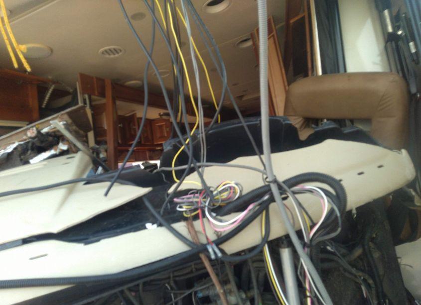 Photo 7 of 2014 Tiffin Motorhomes INC BREEZE (VIN 5VBRC93A1EA115318)