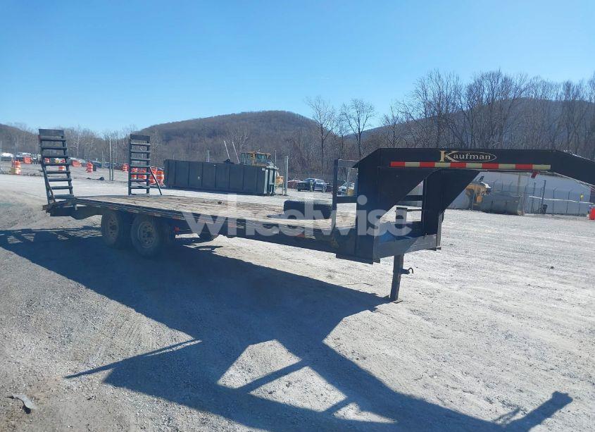 2010 Kaufman Trailer N/A (VIN 5VGFG2424AL002669) main photo