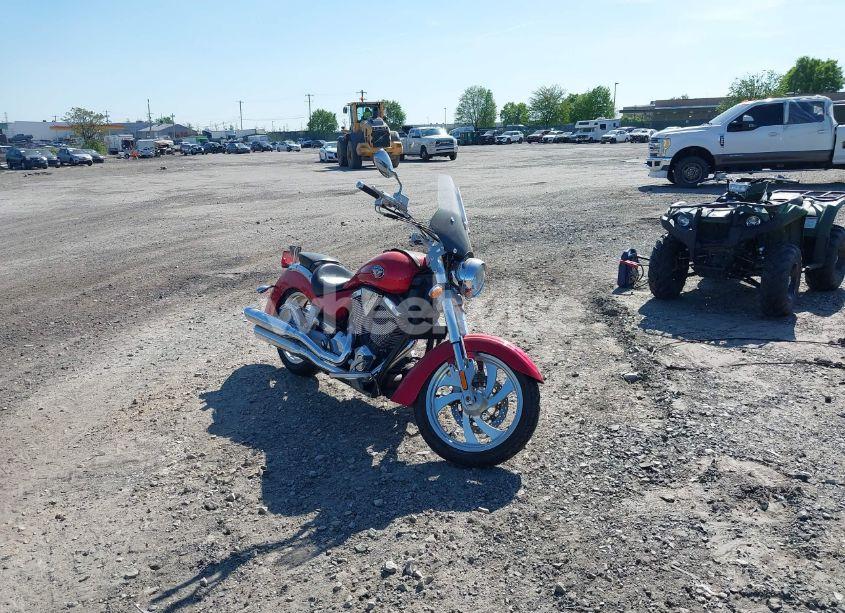 2005 Victory Motorcycles KINGPIN (VIN 5VPCB16D553006469) main photo
